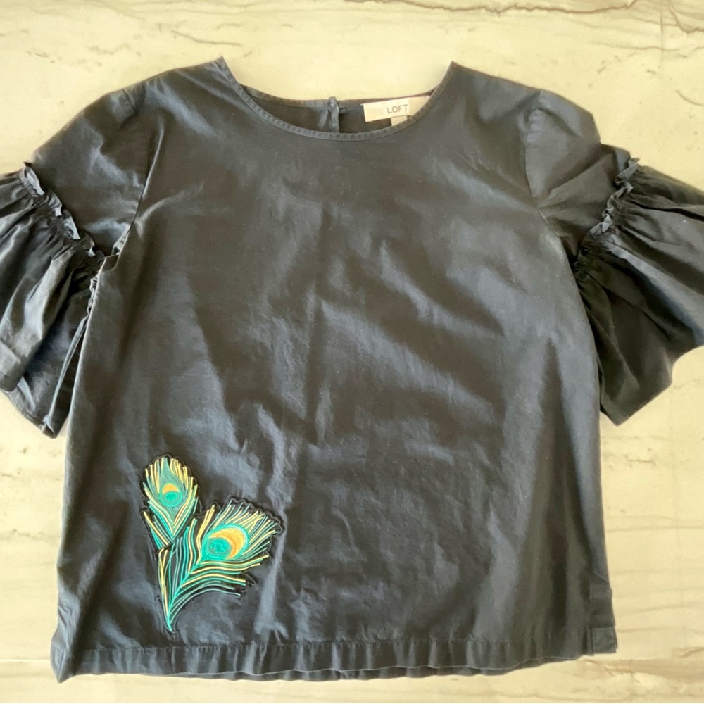 Loft Black Short Ruffle Sleeve Size Small Top With Feather Appliqué Detail